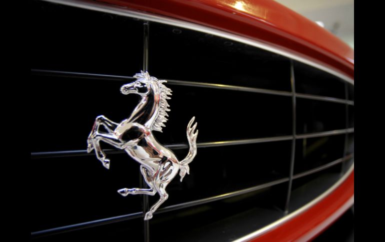 Las otras marcas de lujo como Alfa Romeo y Maserati, seguirán siendo parte de la compañía matriz. AP / M. Vasini