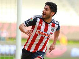 El atacante de Chivas espera poder regresar a apoyar a su equipo una vez termine su rehabilitación. EL INFORMADOR / ARCHIVO