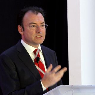 Videgaray reconoce al Congreso por aprobar Ley de Ingresos