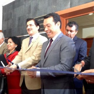Inauguran sala de juicios orales en el CUCSH