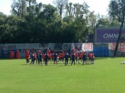 El Guadalajara se prepara antes de partir a la Ciudad de México para enfrentar a las Águilas. TWITTER / @Chivas