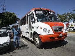 Pasajeros aseguran que no les avisan con tiempo sobre los cambios que realizan a las rutas. EL INFORMADOR / F. Atilano
