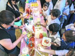 ACOSTUMBRARSE A LO BUENO. Ya existen varias cooperativas que ofrecen a los pequeños alimentos nutritivos y beneficiosos para su salud. EL INFORMADOR / F. Atilano
