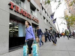 Los gastos de consumo avanzaron 1.8% en el tercer trimestre. EFE / ARCHIVO