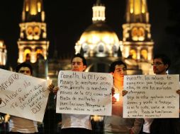 Jóvenes se manifestaron por supuestos malos tratos del director de la OFJ, Marco Parisotto, hacia los músicos de la misma. EL INFORMADOR / E. Barrera