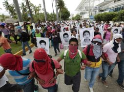 A más de un mes de la desaparición de los estudiantes, aún no se han esclarecido los crímenes. AP / ARCHIVO