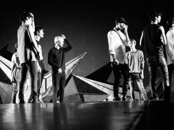 'Suspendimos el concierto porque si tiran cosas sucias no podemos seguir grabando', afirma producción. FACEBOOK / exok