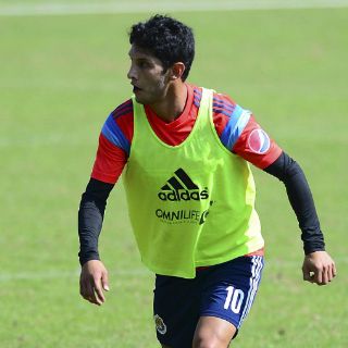 Ángel Reyna iniciaría el Clásico nacional