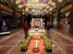 En diversas partes del mundo la tradición está presente en altares y actividades culturales, en Madrid la ofrenda es para escritores. NTX / J. Rojas