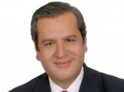 El gobernador Rogelio Ortega, llegó hoy en helicóptero al primer partido que realizan Los Avispones luego de la muerte de su compañero. FACEBOOK / Dr. Salvador Rogelio Ortega Martínez