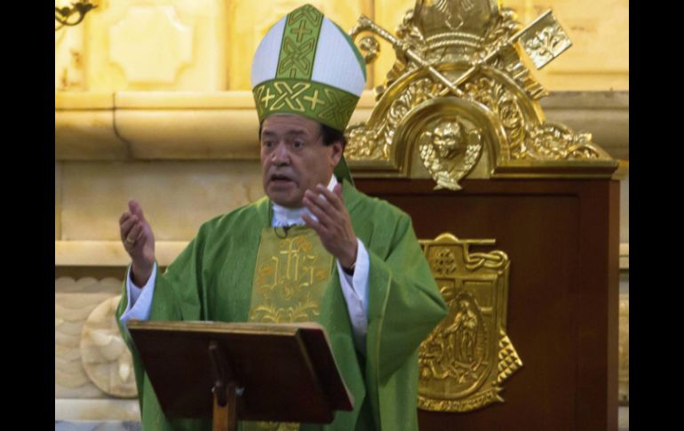 Norberto Rivera pidió orar por el jefe de gobierno del DF, Miguel Ángel Mancera. NTX / ARCHIVO