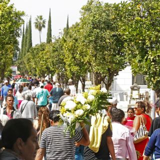 Más de 550 mil tapatíos acudieron a cementerios