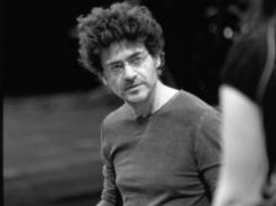 El autor de teatro interpretará a 'Harwan' un hombre libanés obligado a abandonar su país de origen y su lengua debido a la guerra. ESPECIAL / wajdimouawad.fr