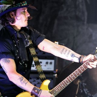 Johnny Depp toca 'palomazo' con Marilyn Manson