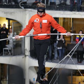 Wallenda efectúa caminatas a gran altura