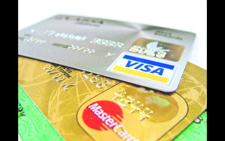 Al alza. El crédito a través de las tarjetas aumentó 4 por ciento. ESPECIAL /