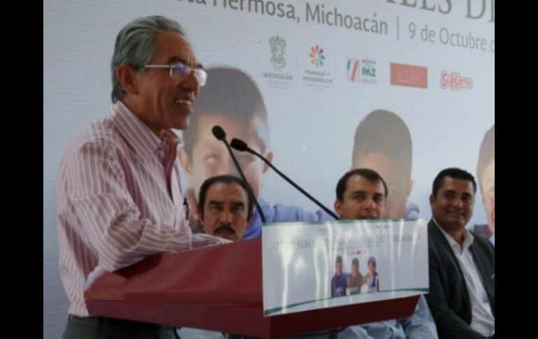 El gobernador Salvador Jara afirma que el problema no se solucionará con huelgas de hambre. TWITTER /  @SJara_gobmich