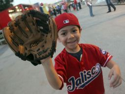 A sumar aficionados. Los más jóvenes son los invitados especiales en la casa de la novena de Jalisco. EL INFORMADOR / A. Hinojosa