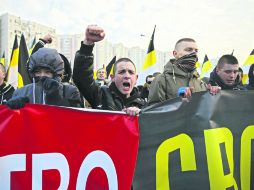 Apoyo. Activistas nacionalistas refrendaron su respaldo a las comunidades regionales de Donetsk y Lugansk. EFE /