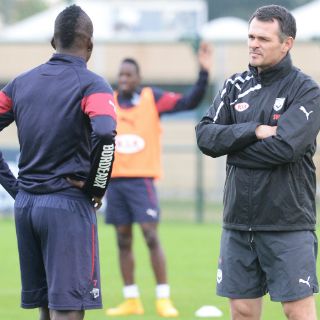 Entrenador del Burdeos francés es acusado de racismo