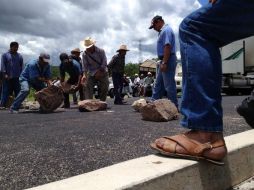 Estas acciones se suman a la toma de la caseta de Palo Blanco de la Autopista de Sol. EFE / L. O. Torres