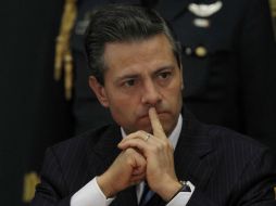 Forbes recuerda que Peña Nieto prometió poner fin a la guerra contra las bandas criminales y revitalizar la economía. AP / ARCHIVO