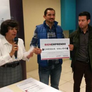 La Sedeco entrega apoyos para proyectos de microempresarios