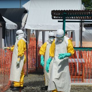 Países con ébola recibirán ayuda económica