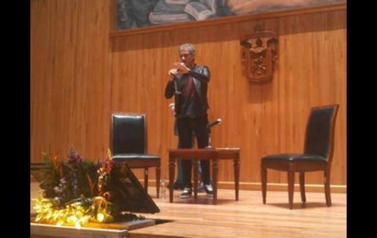El músico cierra su charla con la invitación a participar como promotores contra el cambio climático. EL INFORMADOR / J. Pérez