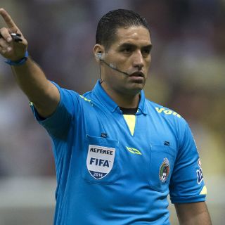 Árbitros mexicanos piden aumento de sueldo