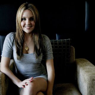 Captan a Amanda Bynes durmiendo en centro comercial