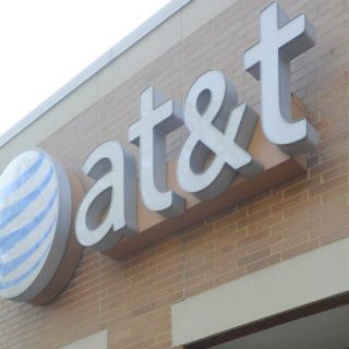 Salinas Pliego venderá Iusacell a ATyT