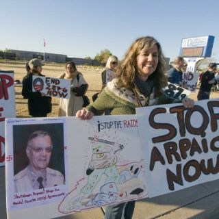 Revocan ley de Arizona contra inmigrantes