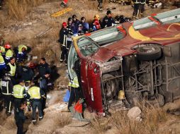 El autobús accidentado, de unos diez años de antigüedad, había pasado la Inspección Técnica de Vehículos el jueves. EFE / M. Guillén