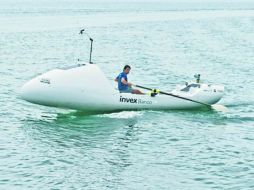 Voy solo y mi alma en esta Cascarita remando desde España hasta México... Abraham Levy. EL INFORMADOR / P. Fernández