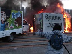 Sesenta elementos de Protección Civil municipal tuvieron que acudir a apagar el fuego. SUN / J. Ríos