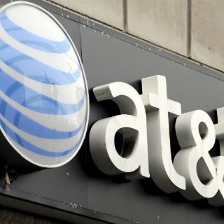 La SCT celebra venta de Iusacell a AT&T