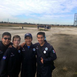 Niños mexicanos triunfan en centro espacial de la NASA