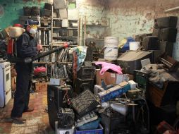 La acumulación de 'cacharros'  contribuye al desarrollo del virus. EL INFORMADOR / ARCHIVO