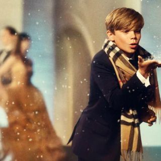 Hijo de David Beckham gana 150 dólares por minuto