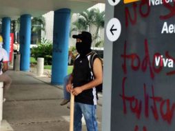 Reiteran que su exigencia es la localización con vida de los 43 estudiantes desaparecidos y justicia por Iguala. SUN / J. Ríos