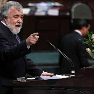 Alejandro Encinas sufre agresión en Xalapa