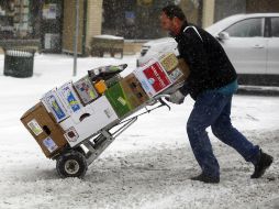 Los fuertes vientos provocan que las temperaturas en algunas de estas zonas se sientan aún mucho más frías. AP / C. Huber