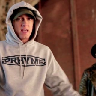 Eminem amenaza con golpear a Lana del Rey en nuevo video