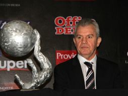 Javier Aguirre es el primero en recibir el torneo de bronce, dirigió a México en dos Mundiales y es seleccionador de Japón. EFE /
