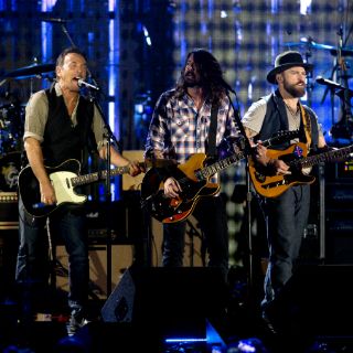 Springsteen, Metallica y Rihanna se unen en concierto para veteranos