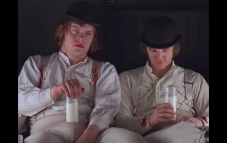 Warren Clarke (i) es reconocido por su interpretación de Dim en 'La Naranja Mecánica'. YOUTUBE / ExiliousX