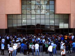 Los legisladores salieron corriendo cuando se les informó que iban los maestros. SUN / ARCHIVO