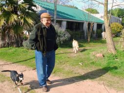 Volkswagen ''Fusca'' de 1987 es símbolo de la austeridad de José Mujica, que vive en el modesto barrio Rincón del Cerro. EFE / ARCHIVO