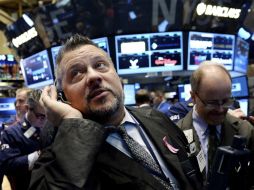 Los datos positivos inyectan ánimo a inversionistas que esperan conocer datos sobre la confianza del consumidor a publicarse en breve. EFE / J. Lane